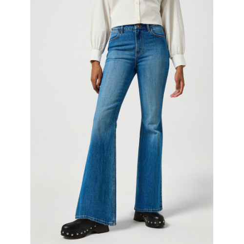Купить Джинсы женские Wrangler (FIERCE FLARE) Джинсы женские Wrangler (FIERCE FLARE)