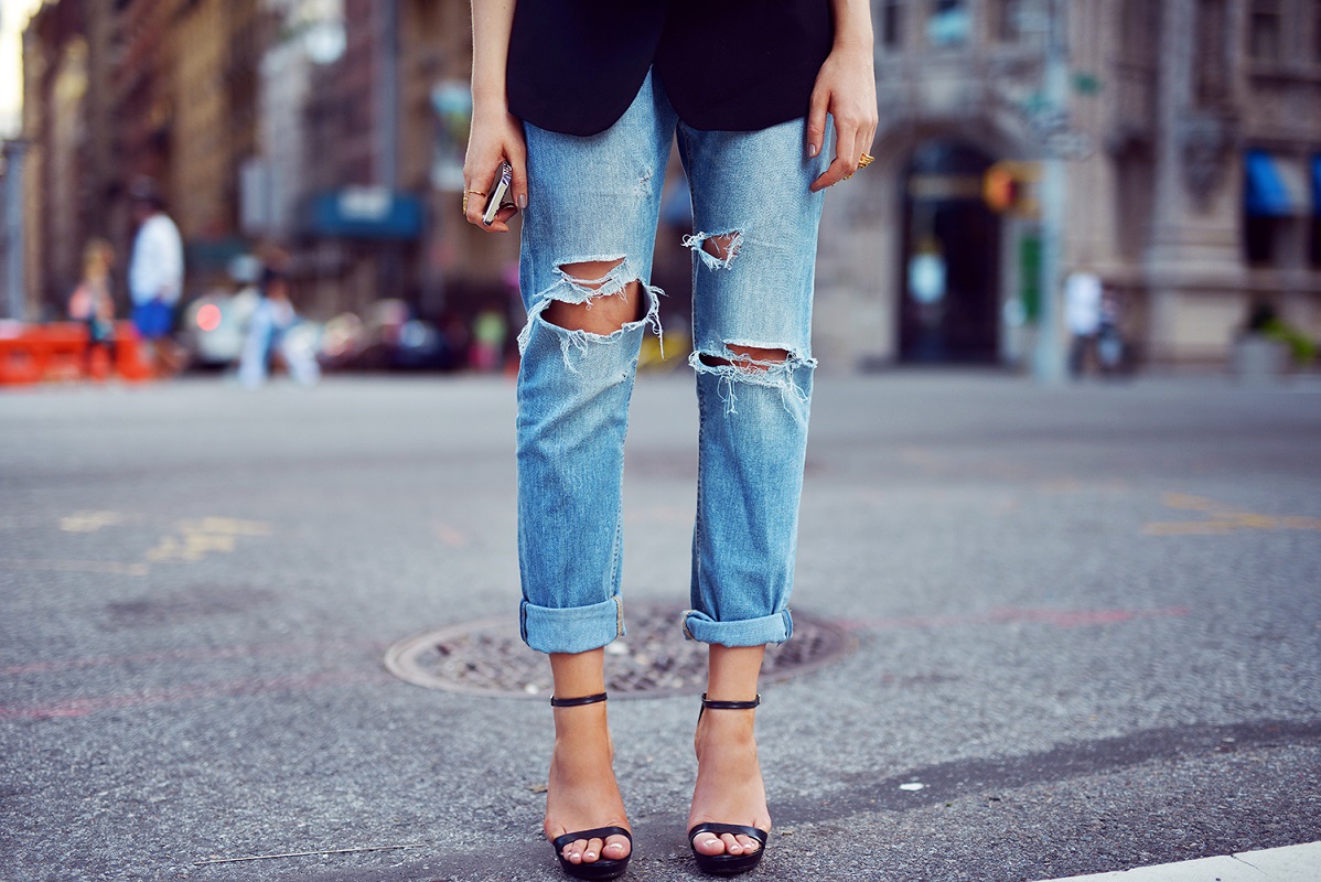 Рваные джинсы – стильно 